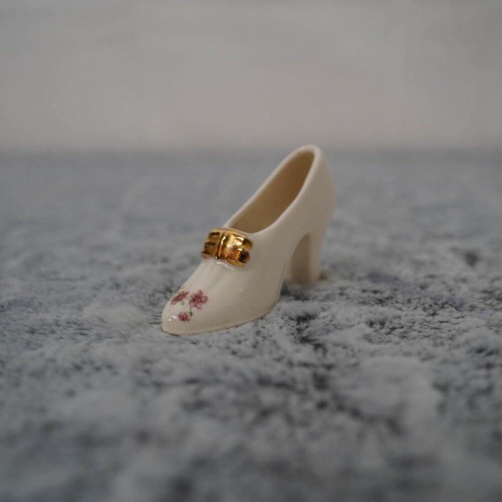 Vintage Porcelain Miniature Shoe Figurine Floral Gold Buckle Cream Japan 3" - Picture 1 of 7